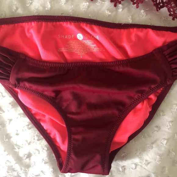 34C Bathing suit & small bottoms - Picture 2 of 4